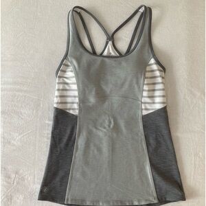 Athleta workout tank w built in bra M